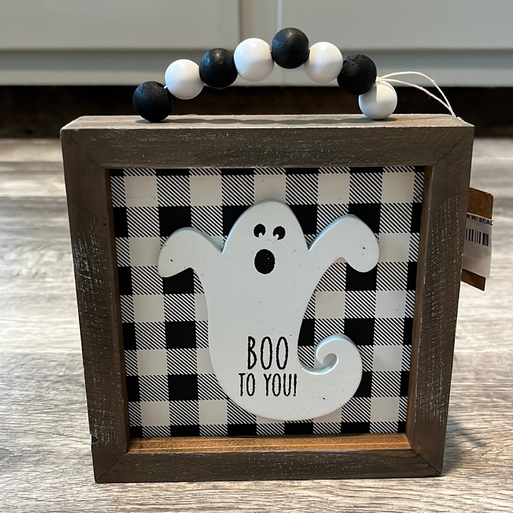 NWT Boo To You Wooden Sign Decor